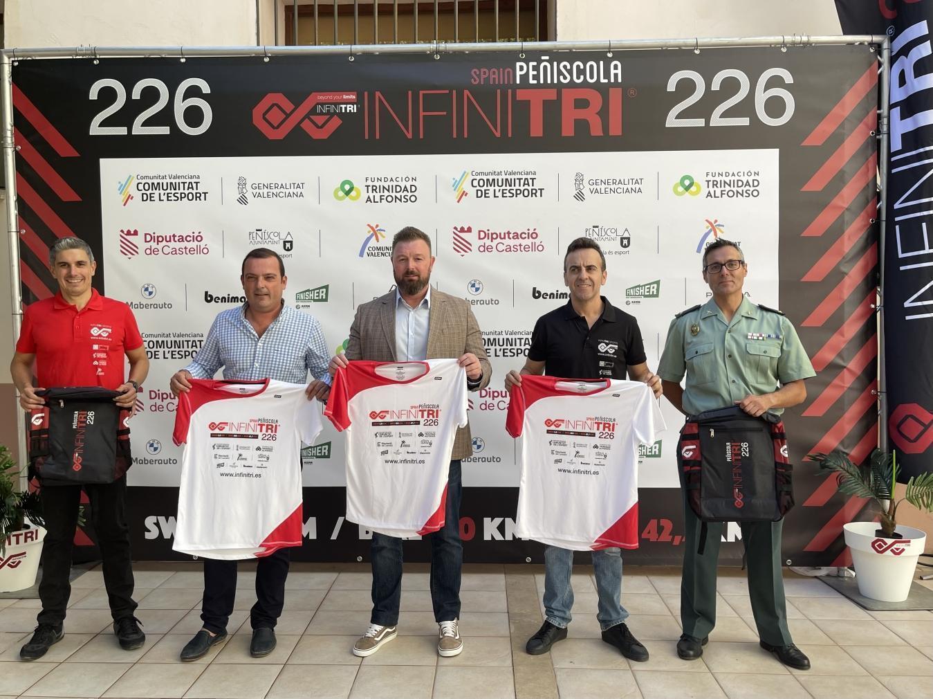 La Diputació de Castelló potencia l'esport a la província amb la primera edició del Infinitri 226 Triathlon Peníscola