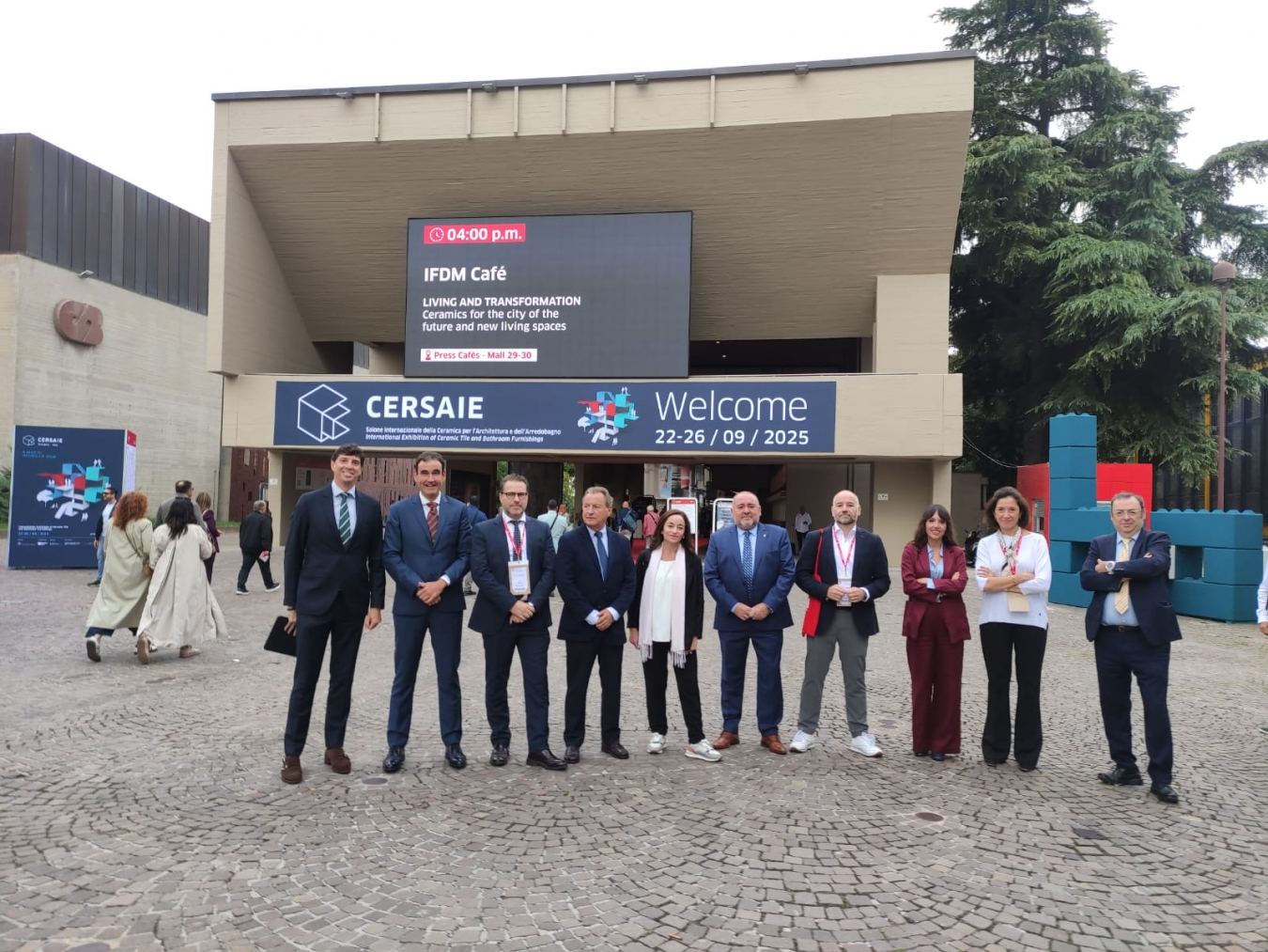 La Diputación de Castellón muestra en Cersaie su máximo respaldo a la industria cerámica de la provincia