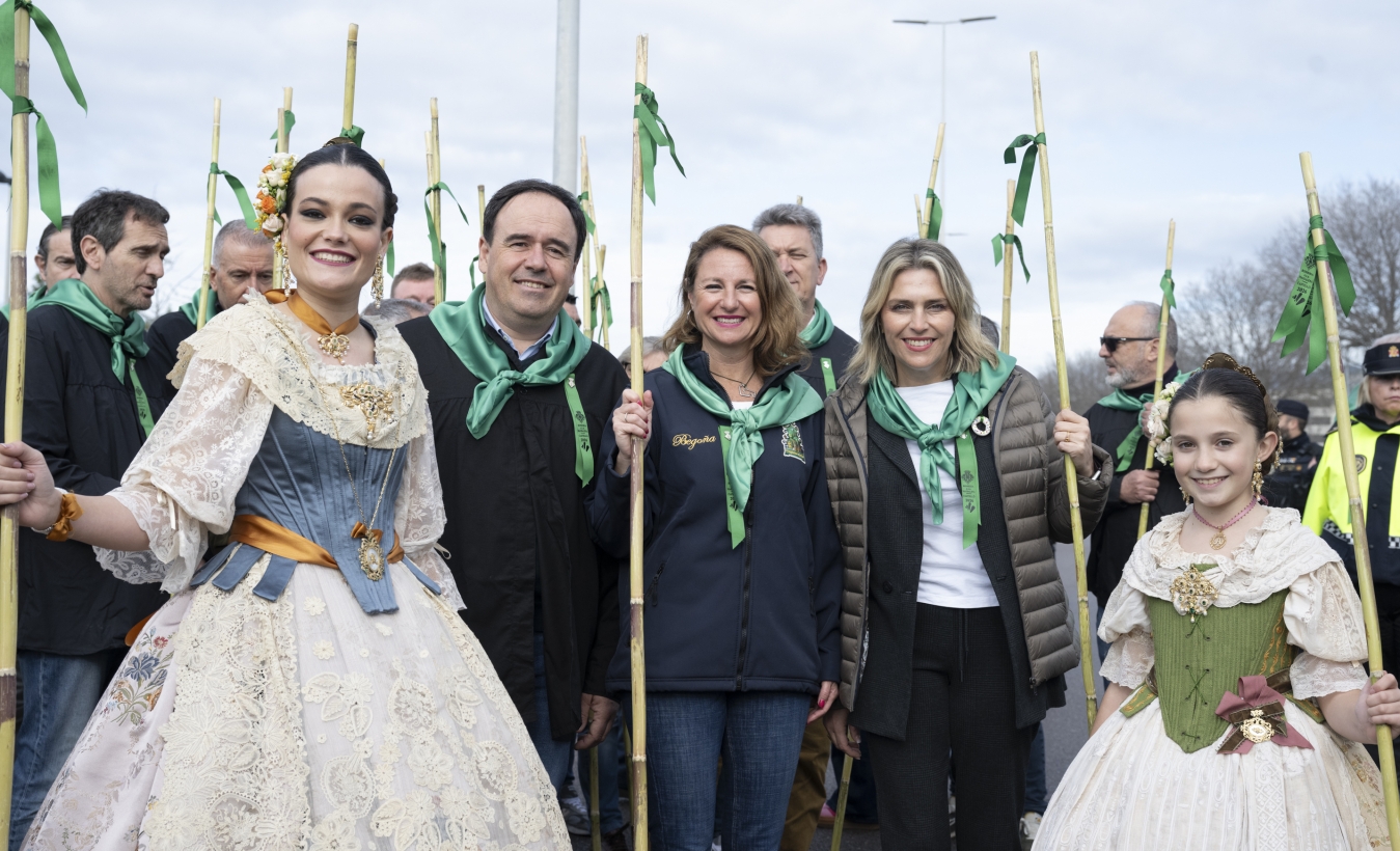 Marta Barrachina destaca la importància de preservar les tradicions en l'ascens a l'ermita de La Magdalena
